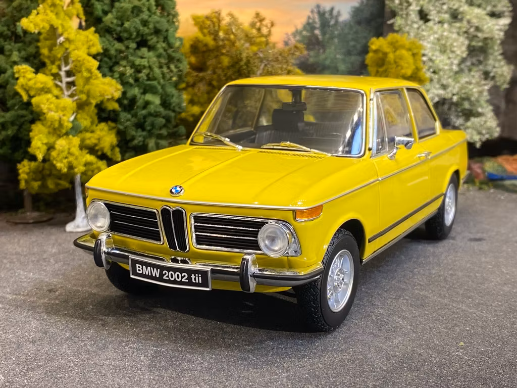 Skala 1/18 BMW 2002 tii, Yellow (08543GF) fr Kyosho