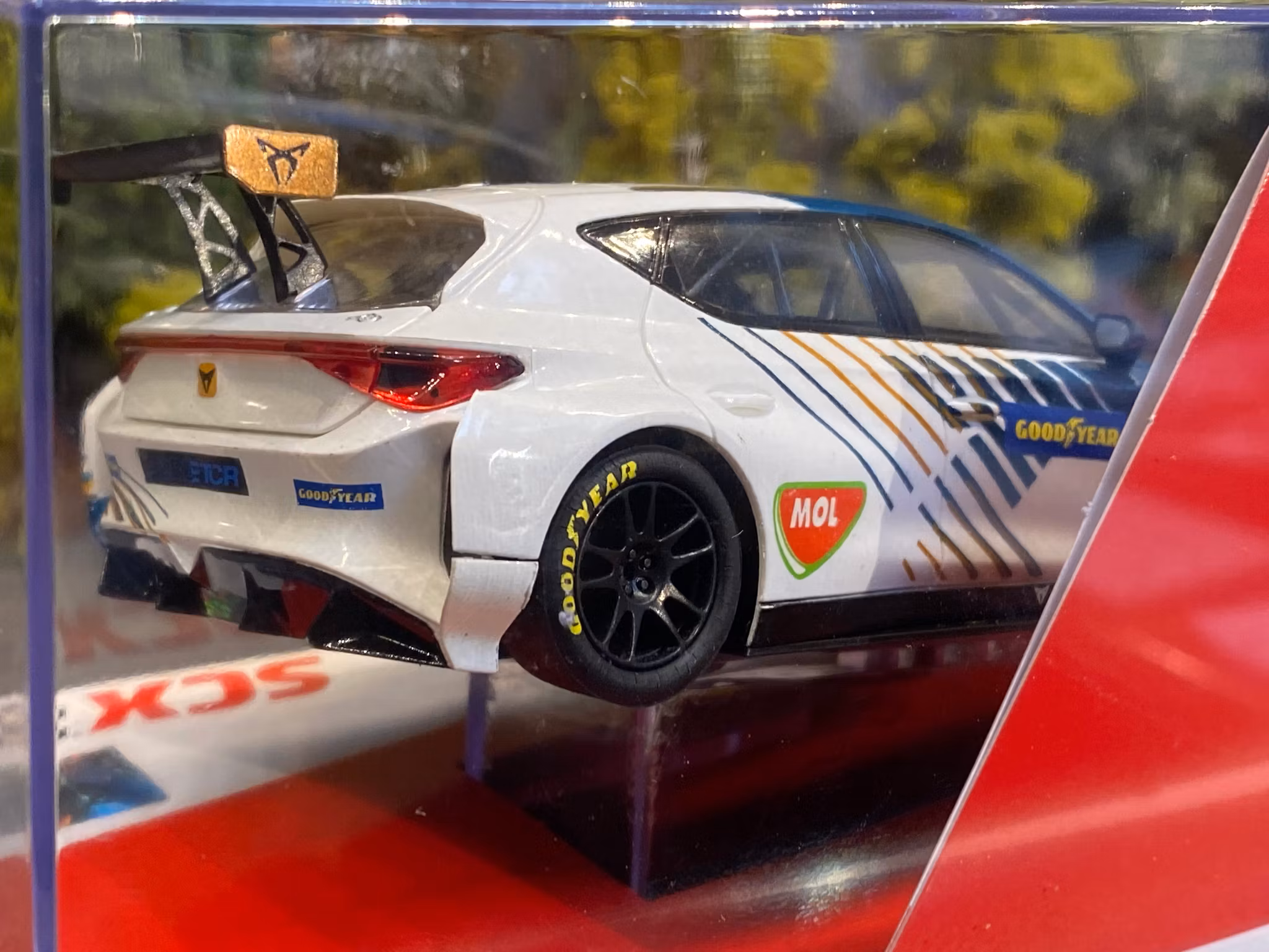 Skala 1/32 Analogue Slot Car fr SCX: Cupra E-RACER - Gené