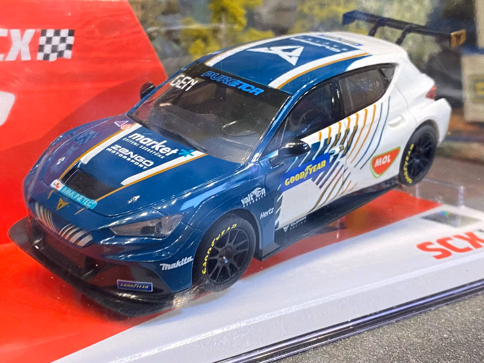 Skala 1/32 Analogue Slot Car fr SCX: Cupra E-RACER - Gené