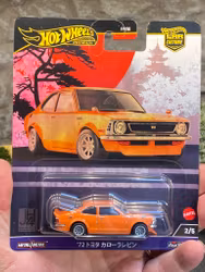 Skala 1/64 Hot Wheels Premium, Car Culture: Toyota Corolla Levin 72'