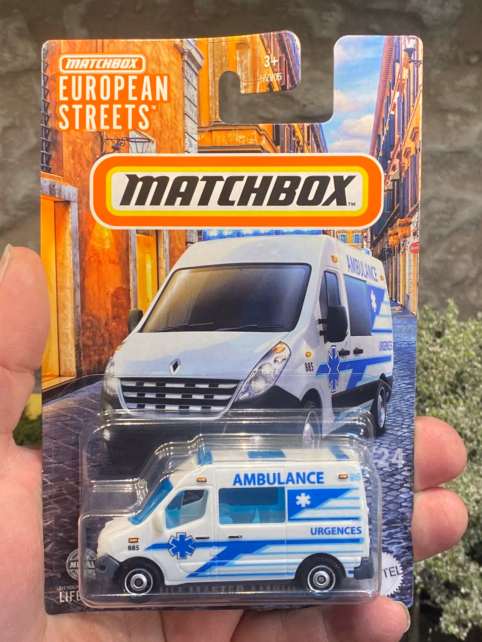 Skala 1/64 Matchbox, European Streets: Renault Master Ambulance