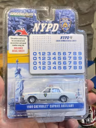 Skala 1/64 1989 Chevrolet Caprice NYPD w decal sheet "Hot Pursuit" fr Greenlight