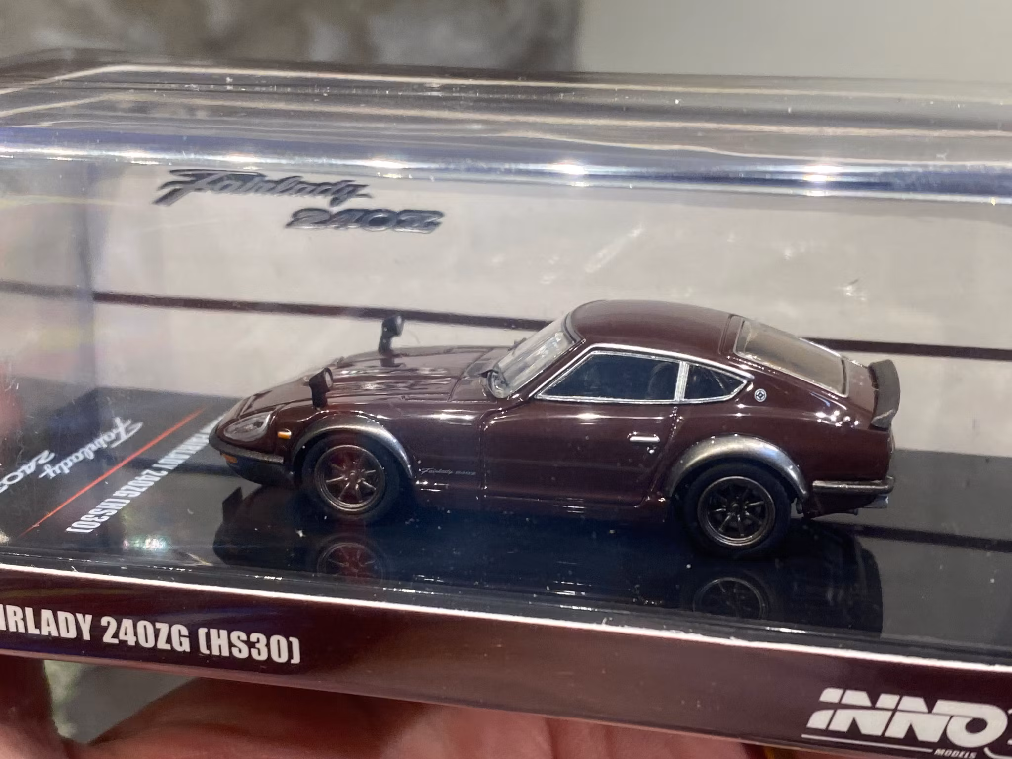 Skala 1/64 NISSAN Fairlady 240ZG (HS30) fr Inno64