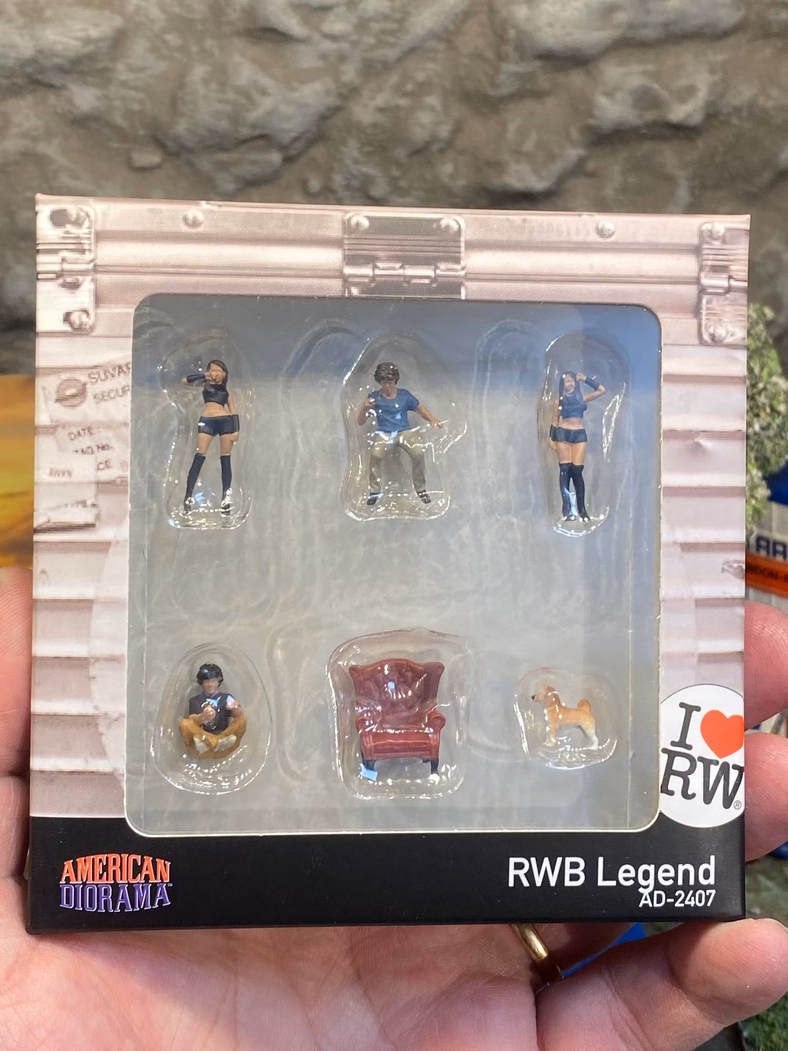 Skala 1/64 - 4 Figures + armchair & 1 Dog  "RWB Legends" fr American Diorama