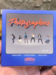 Skala 1/64 - 6 Figures "Photographers" fr American Diorama