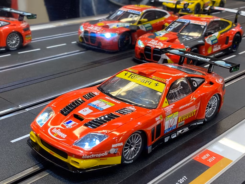 Skala 1/24 Digital/An. slot car fr Carrera: Ferrari 575 GTC 'No.10'