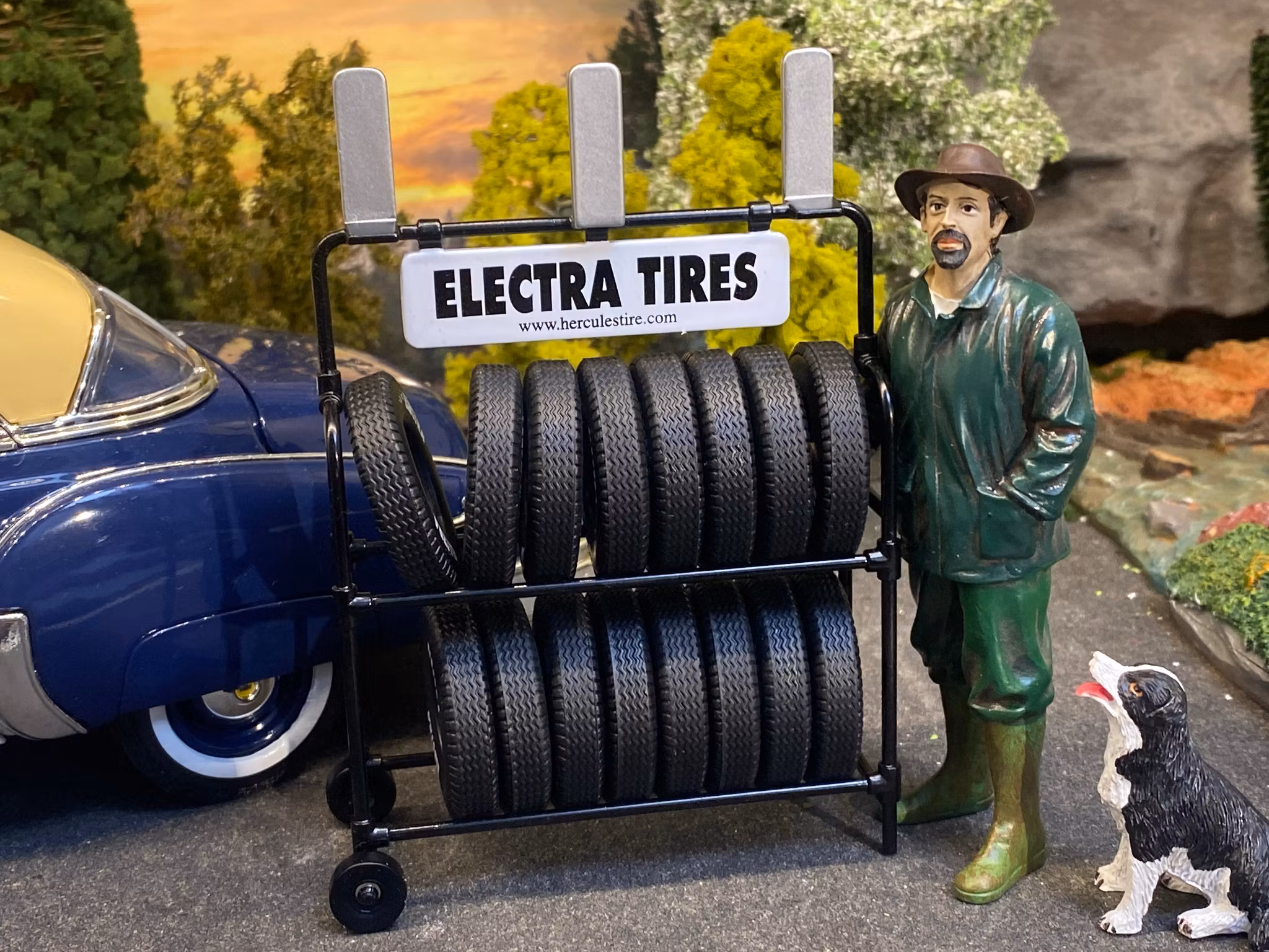 Skala 1/18 (1/34) Tire Rack - SET of 16 WHEELS & Stand fr 1st Gear (99-0129)