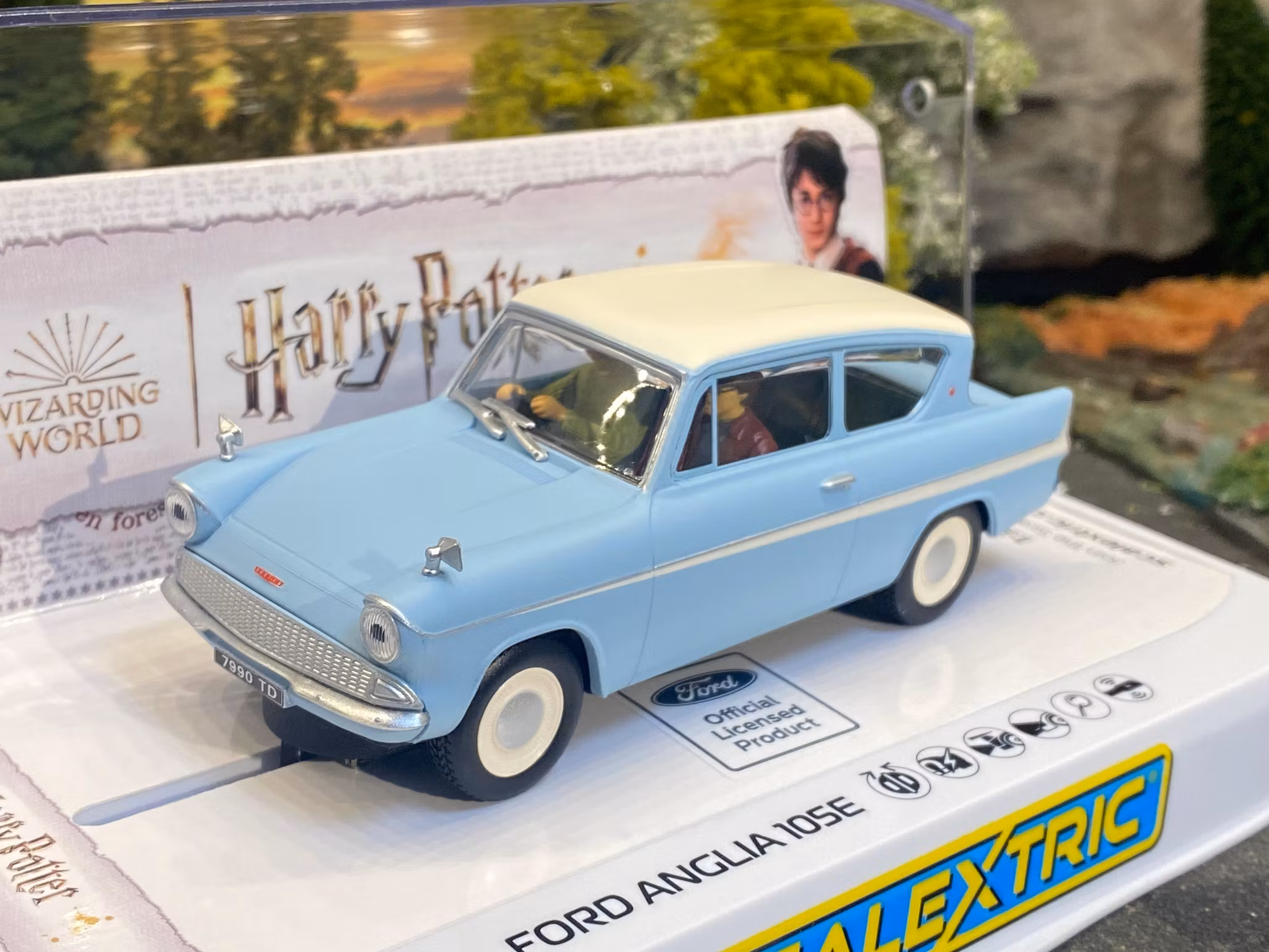 Skala 1/32 An. Scalextric Slot Car: C4546 Ford Anglia 105E - Harry Potter