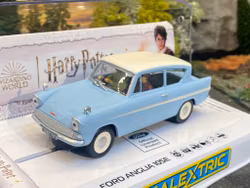Skala 1/32 An. Scalextric Slot Car: C4546 Ford Anglia 105E - Harry Potter