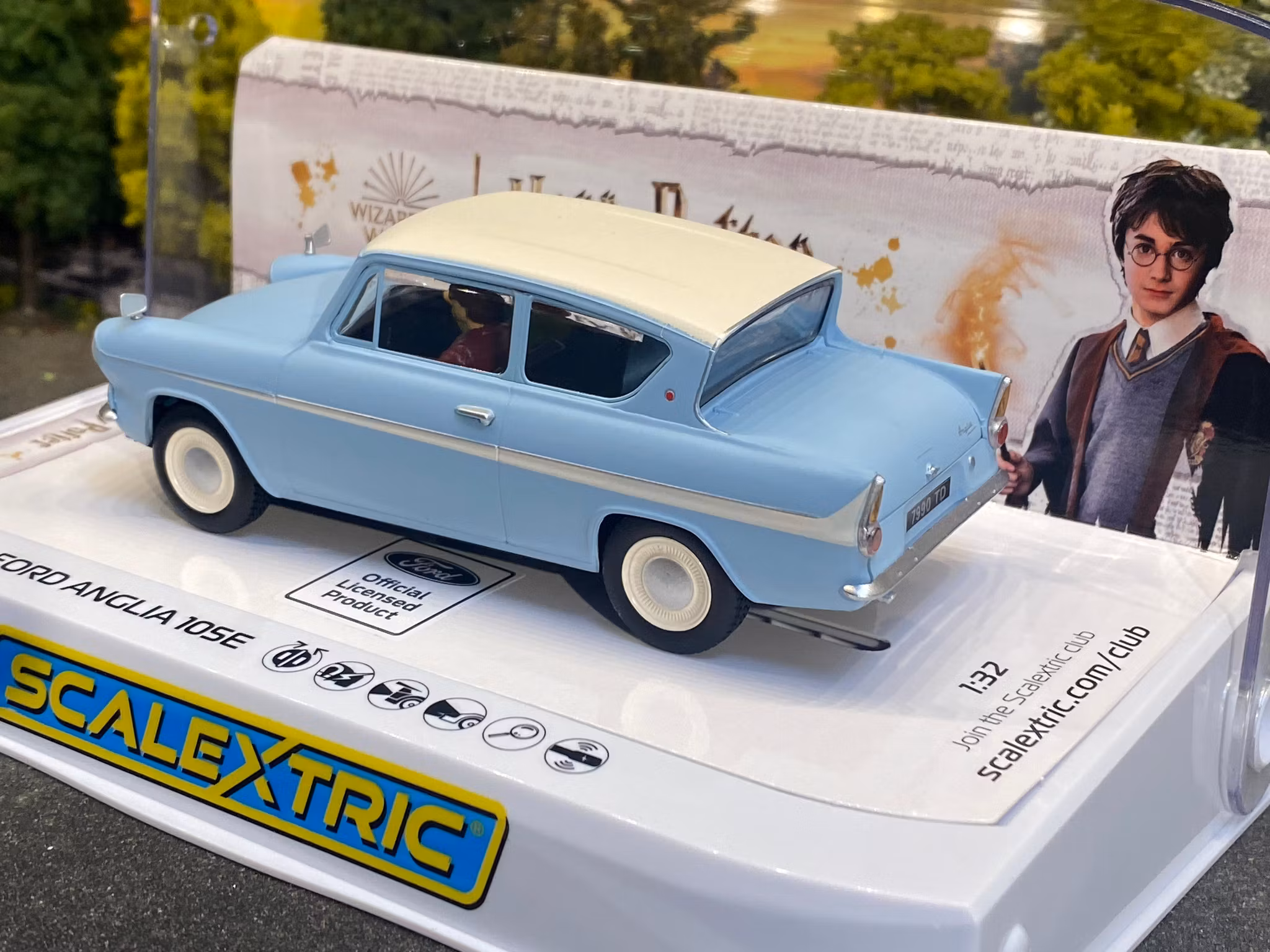 Skala 1/32 An. Scalextric Slot Car: C4546 Ford Anglia 105E - Harry Potter
