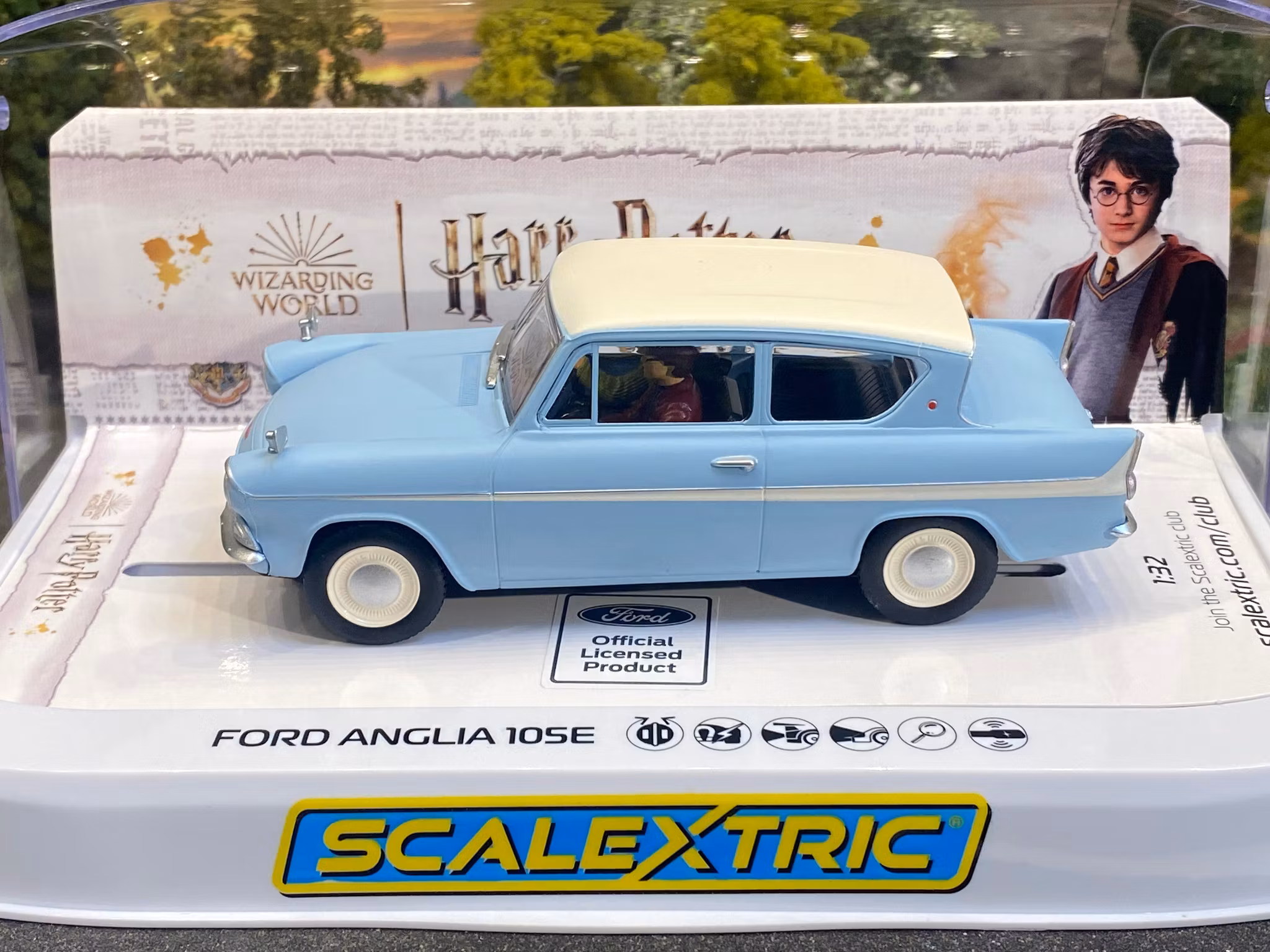 Skala 1/32 An. Scalextric Slot Car: C4546 Ford Anglia 105E - Harry Potter