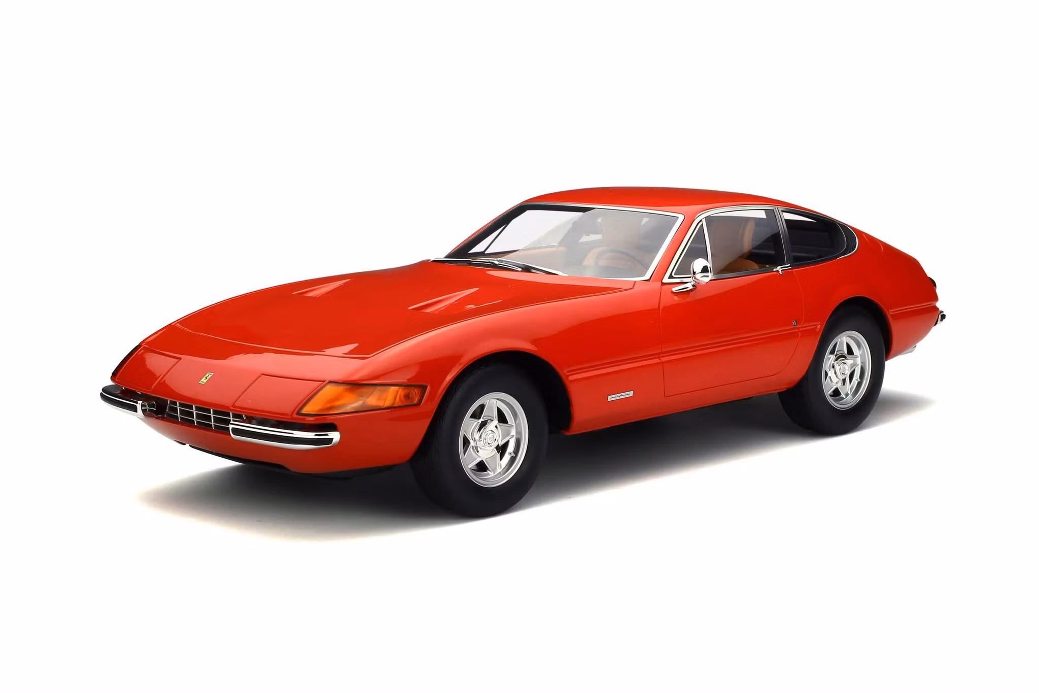 Skala 1/12 Ferrari 365 GTB Daytona, Red fr GT-Spirit (GT119)