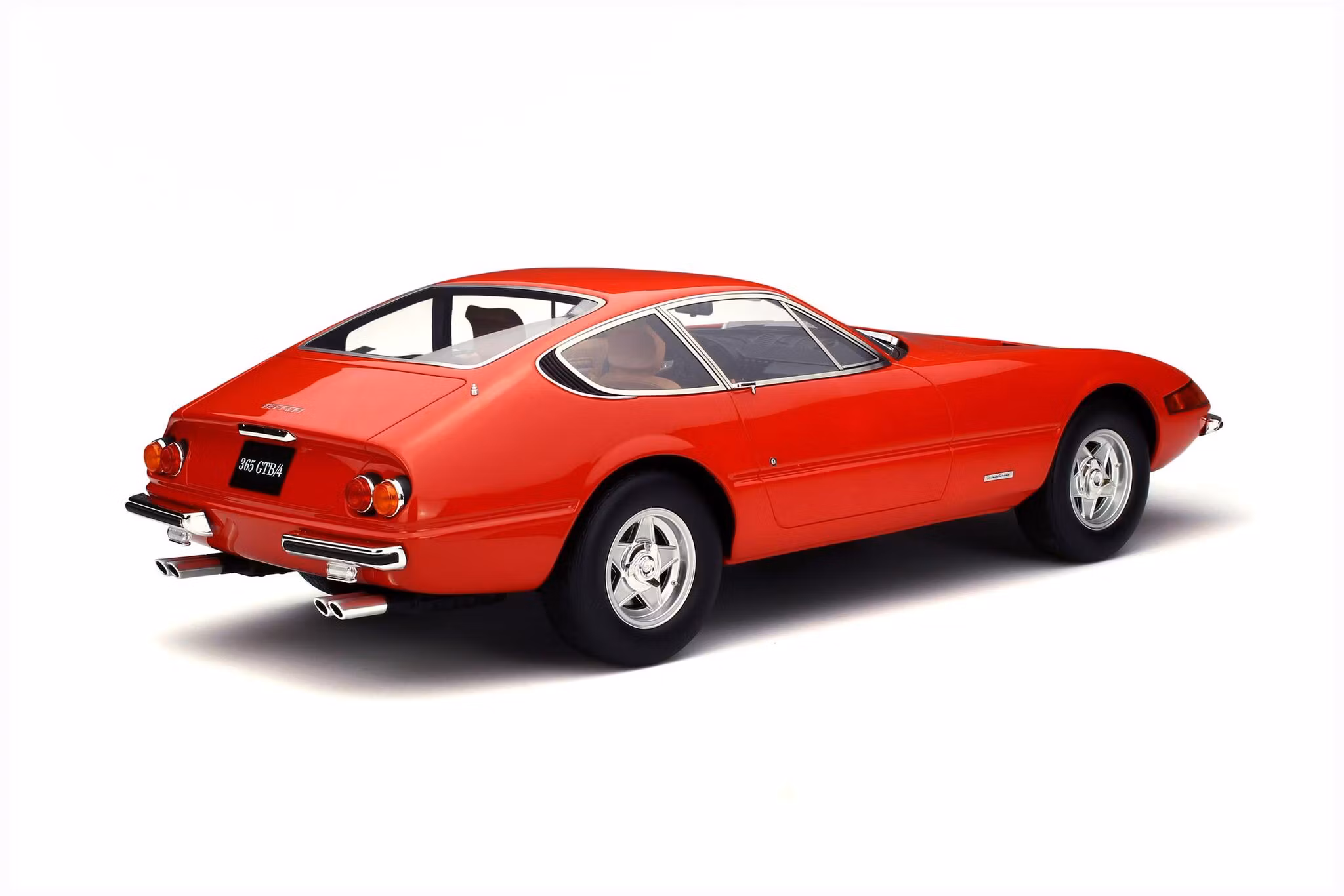 Skala 1/12 Ferrari 365 GTB Daytona, Red fr GT-Spirit (GT119)