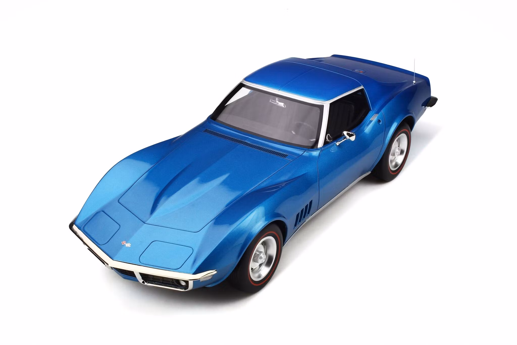 Skala 1/12 Chevrolet Corvette C3 1968', Blue fr GT-Spirit (GT255)
