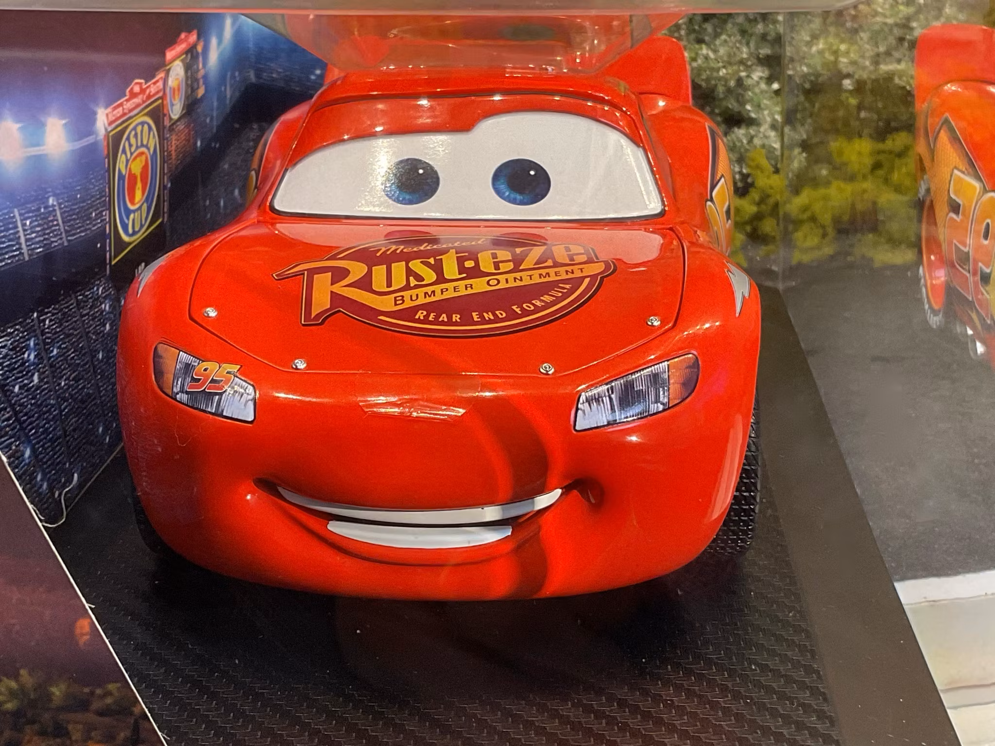 Skala 1/18 Lightning/Blixten McQueen - Disney Pixar CARS fr Schuco