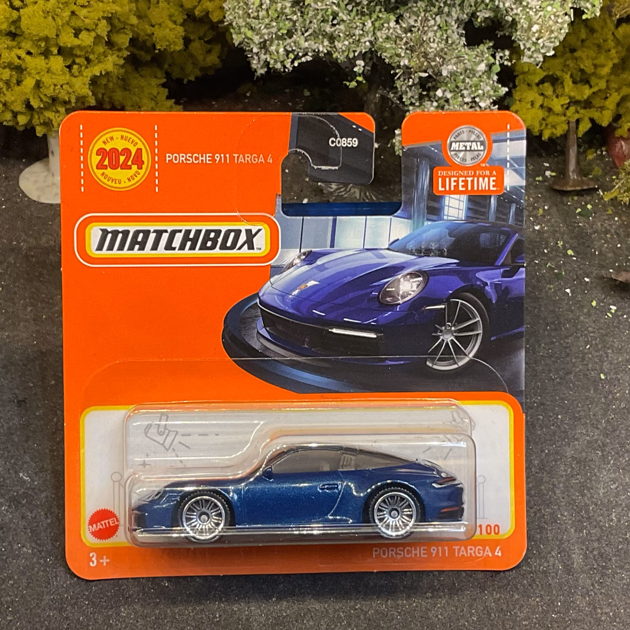 Skala 1/64 Matchbox "2024 series": Porsche 911 Targa 4, Dark blue