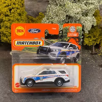Skala 1/64 Matchbox 2024 series - 2023 Ford Interceptor Utility "Paramedic"