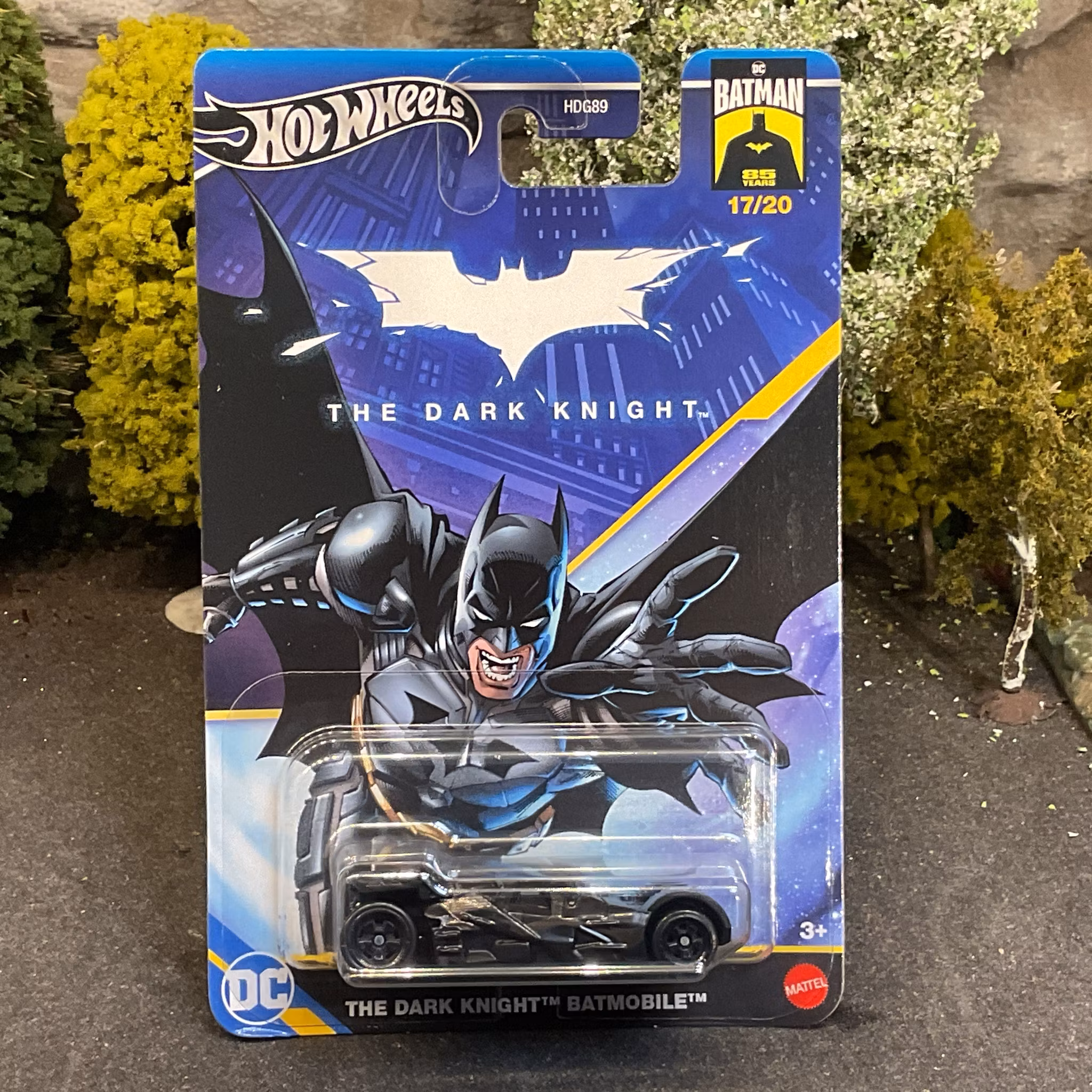 Skala 1/64 Hot Wheels DC: The Dark Knight - Batmobile
