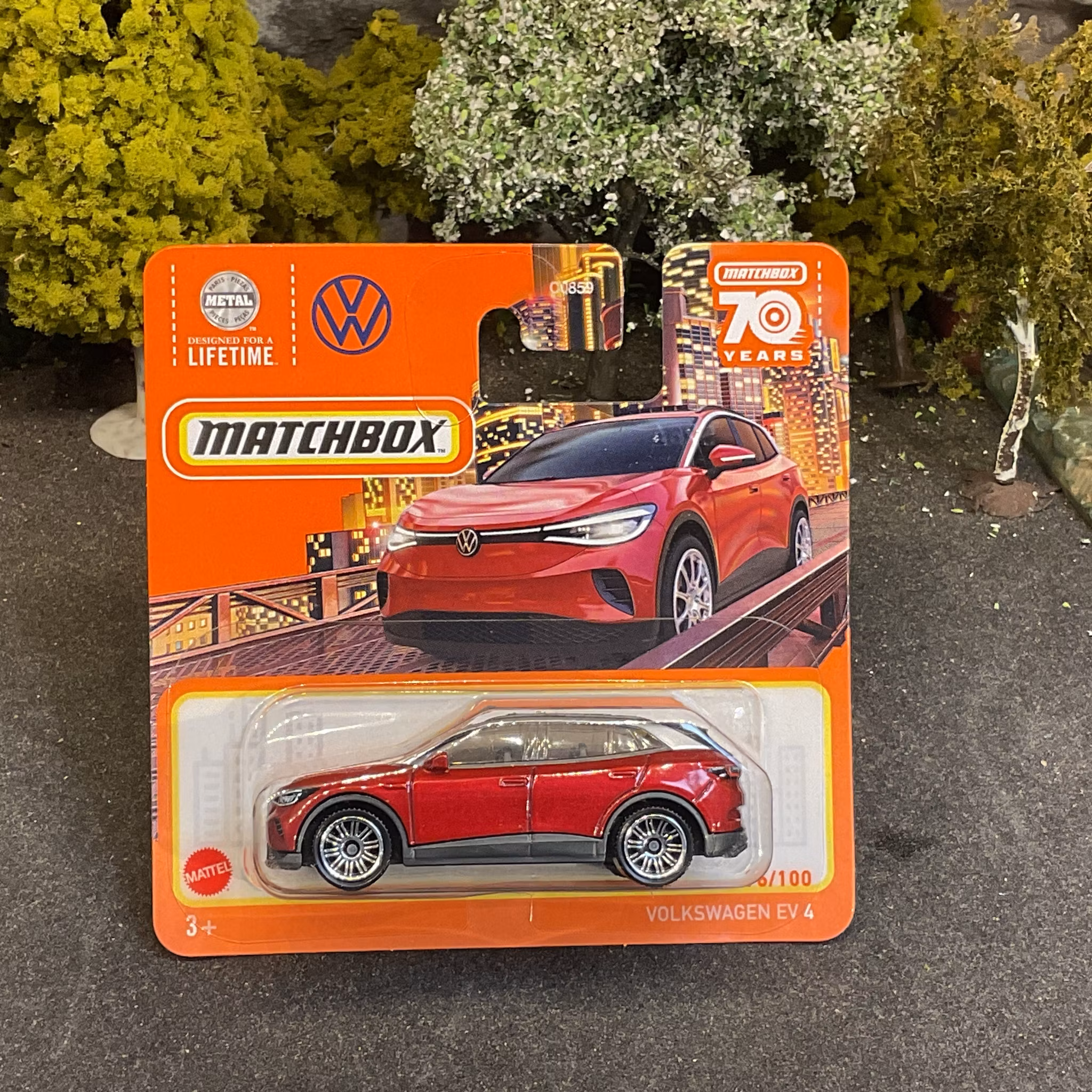 Skala 1/64 Matchbox "Lifetime": Volkswagen ID4, Red