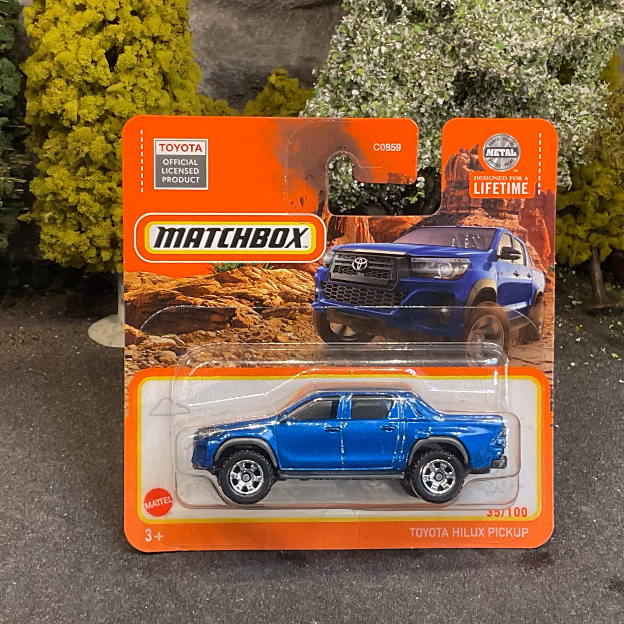 Skala 1/64 MATCHBOX "Lifetime" - Toyota Hilux Pickup, blue