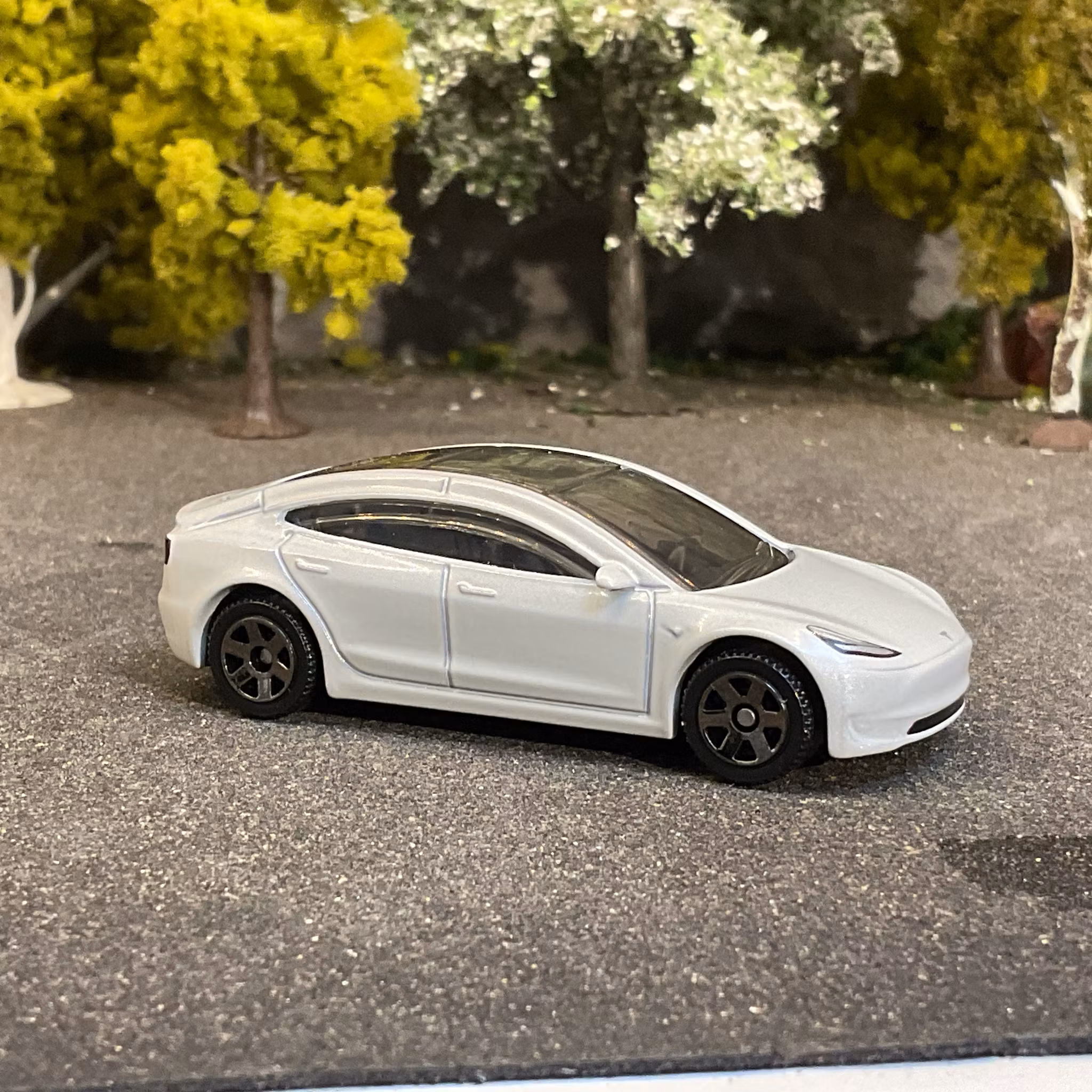 Skala 1/64 Matchbox "Lifetime": Tesla Model 3, White