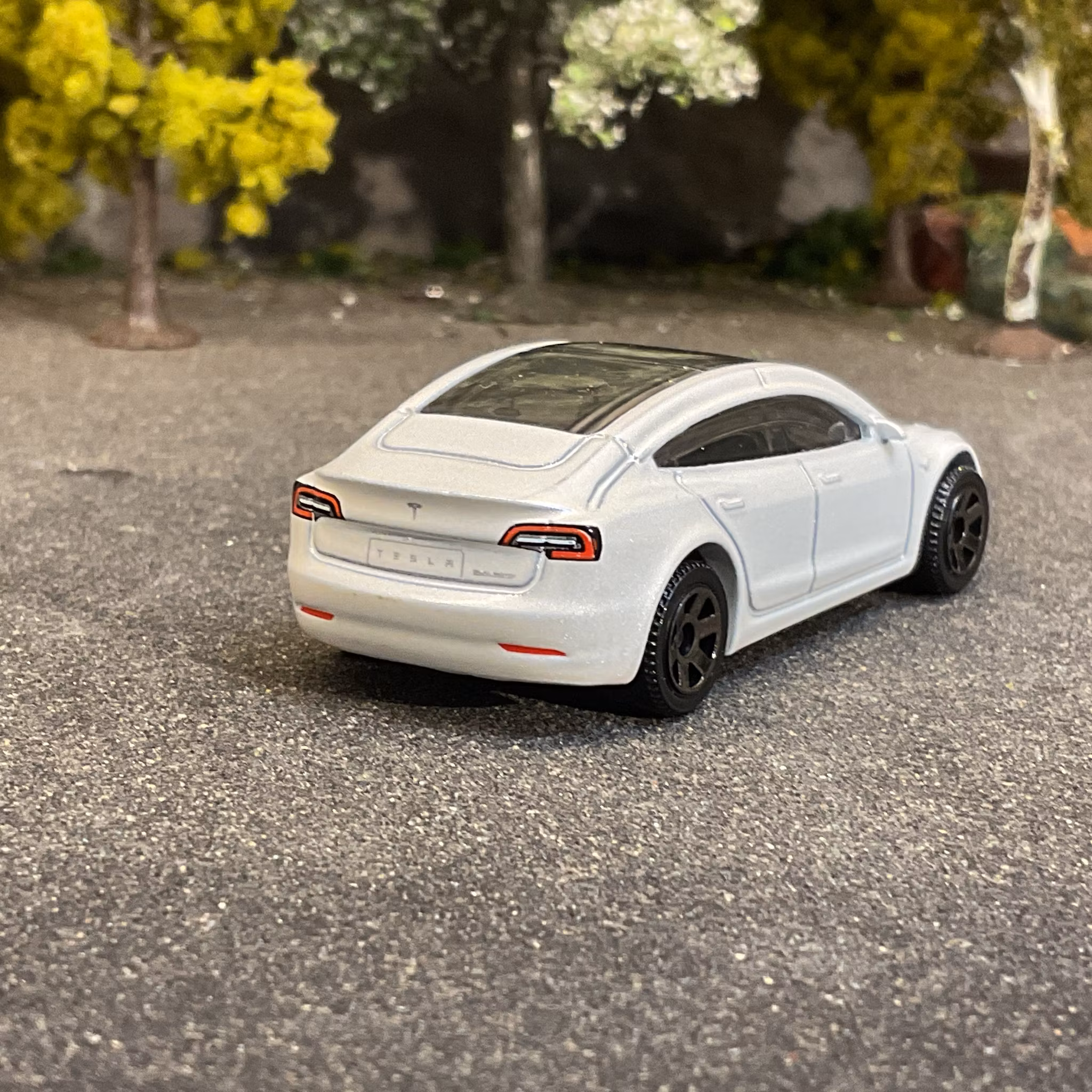 Skala 1/64 Matchbox "Lifetime": Tesla Model 3, White
