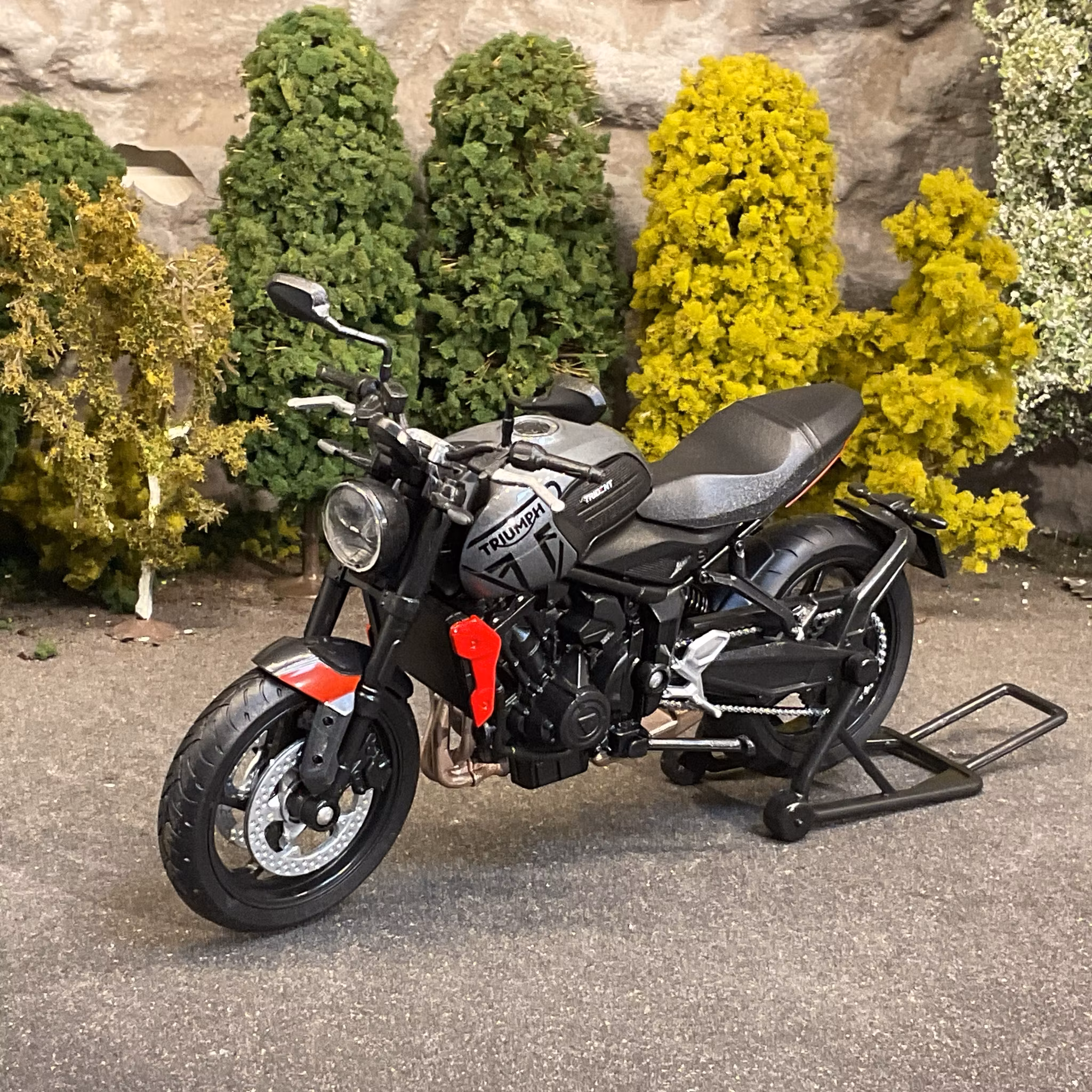 Skala 1/12 Motorcycle fr Welly: Triumph Trident 660