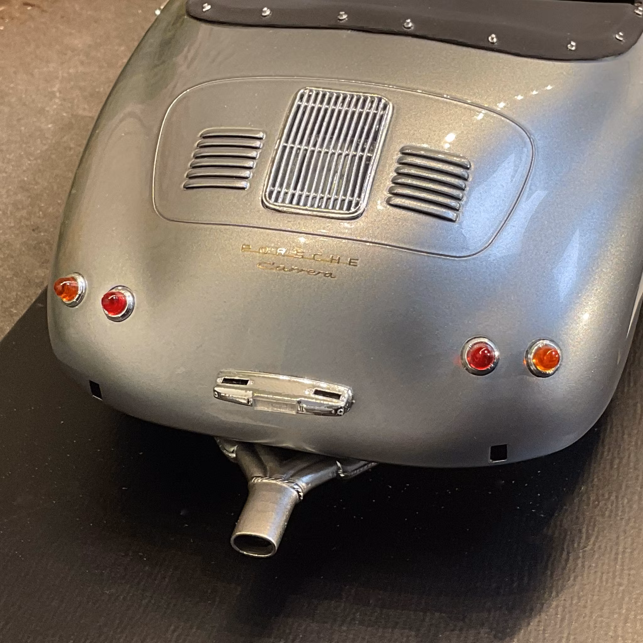 Skala 1/12 Porsche 356 Speedster Carrera fr Spark (12S004)