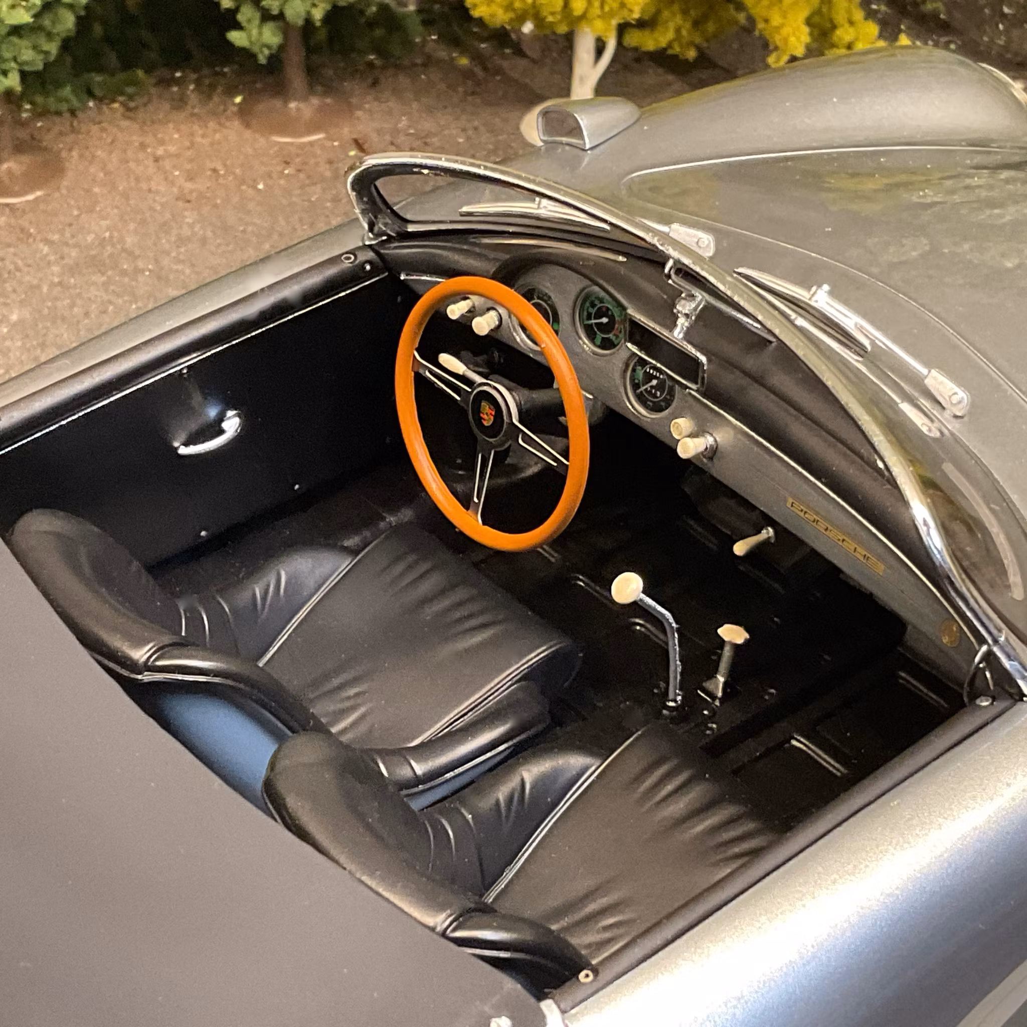 Skala 1/12 Porsche 356 Speedster Carrera fr Spark (12S004)