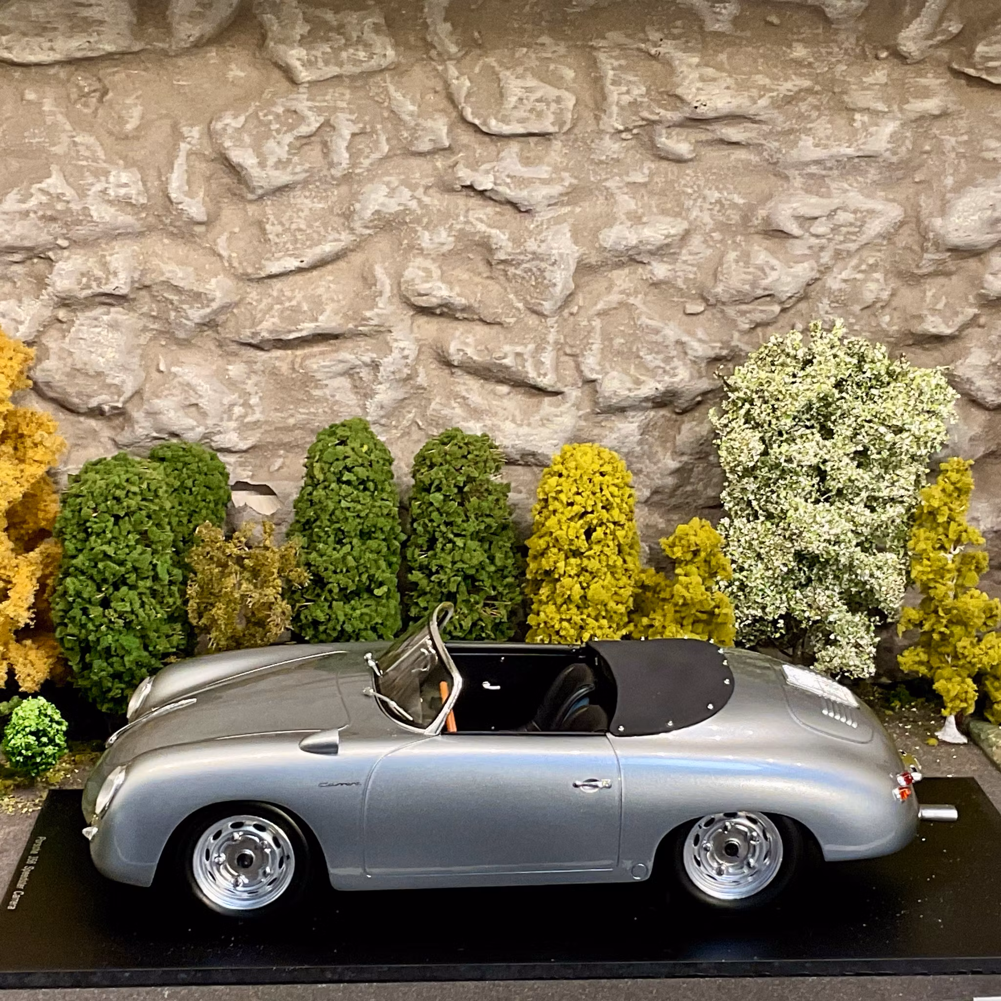 Skala 1/12 Porsche 356 Speedster Carrera fr Spark (12S004)