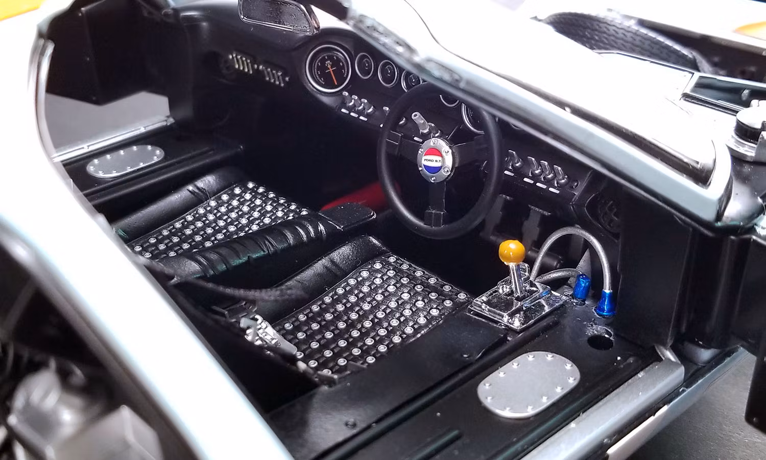 Skala 1/12 #6 1969 Ford GT40 MKI - 1969 Le Mans Champion fr Acme Masterpiece Collection