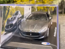 Skala 1/43 Maserati GranTrismo MC Stradale fr WhiteBox