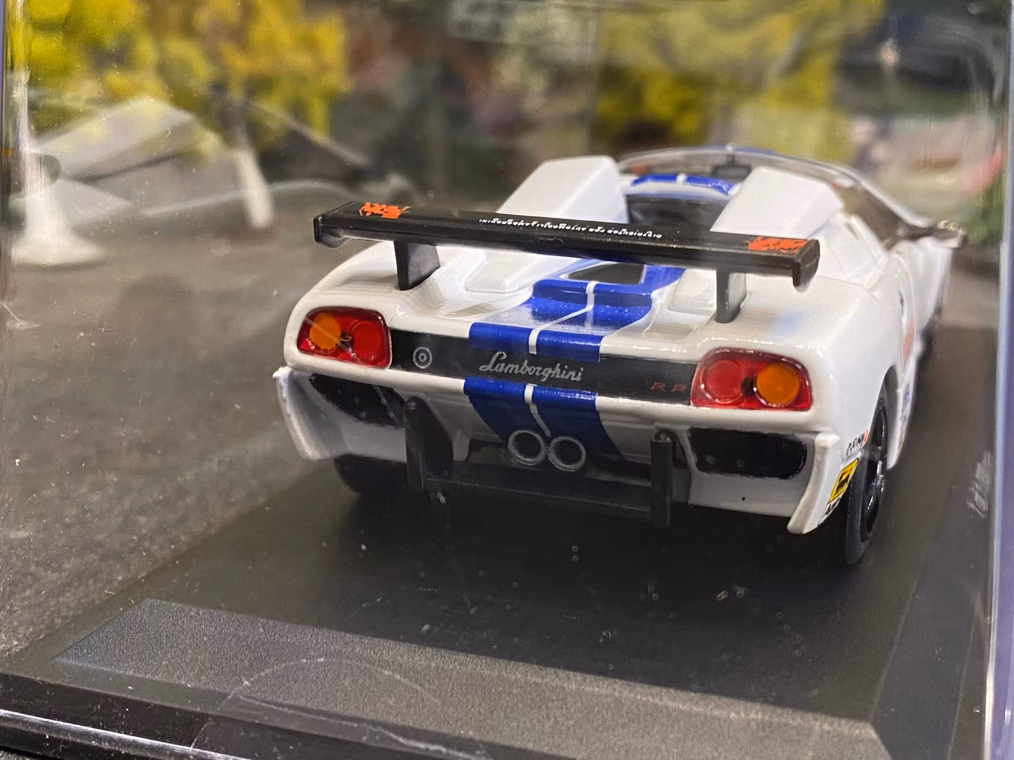 Skala 1/43 Lamborghini Diablo VT-R Roadster Trofeo, White fr WhiteBox