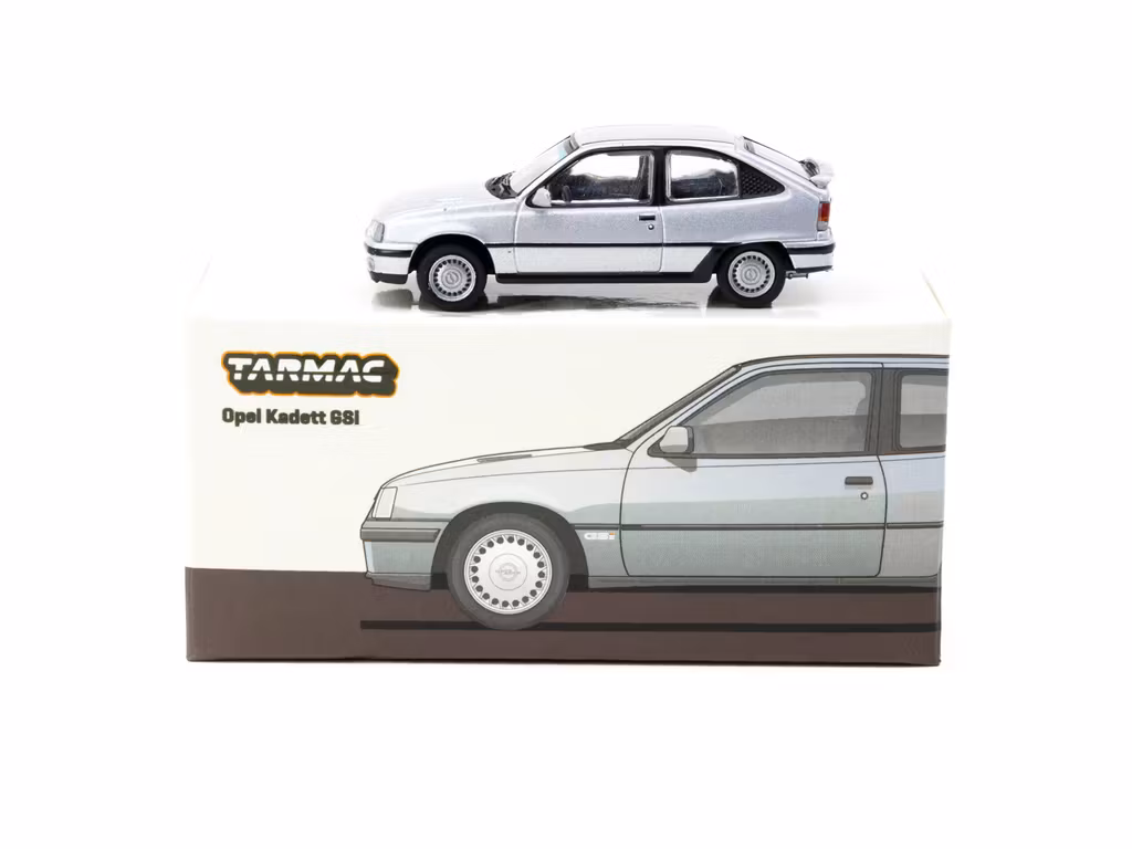 Skala 1/64 Opel Kadett GSi Silver fr Tarmac Works - GLOBAL64