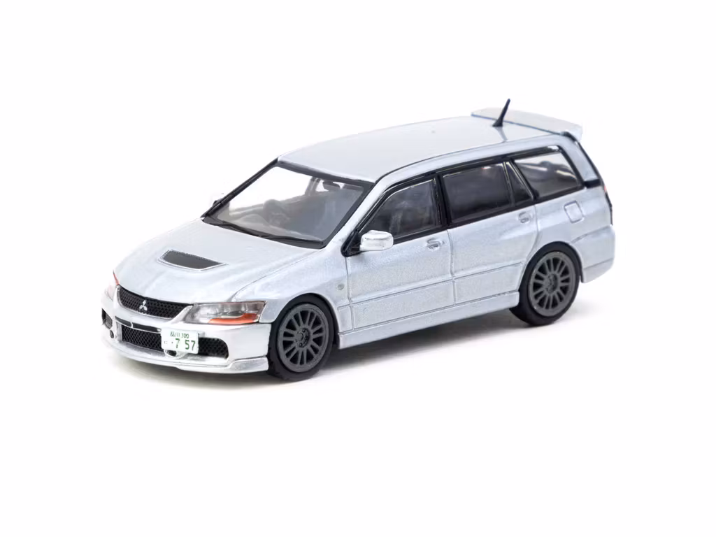 Skala 1/64 Mitsubishi Lancer Evolution Wagon Silver fr Tarmac Works  - ROAD64