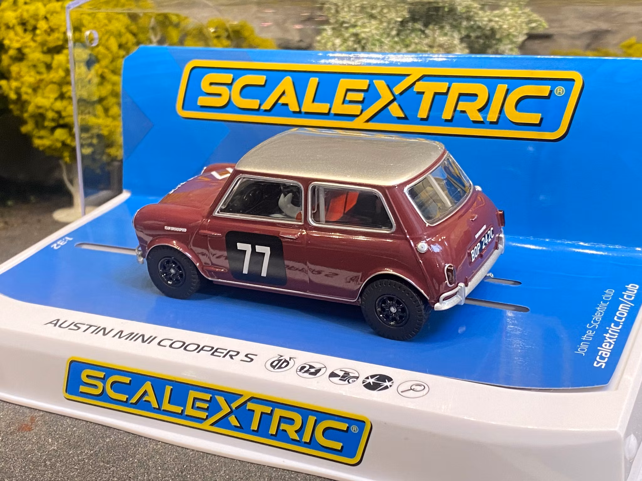 Skala 1/32 An. Scalextric Slot car: Austin Mini Cooper S - Broadspeed