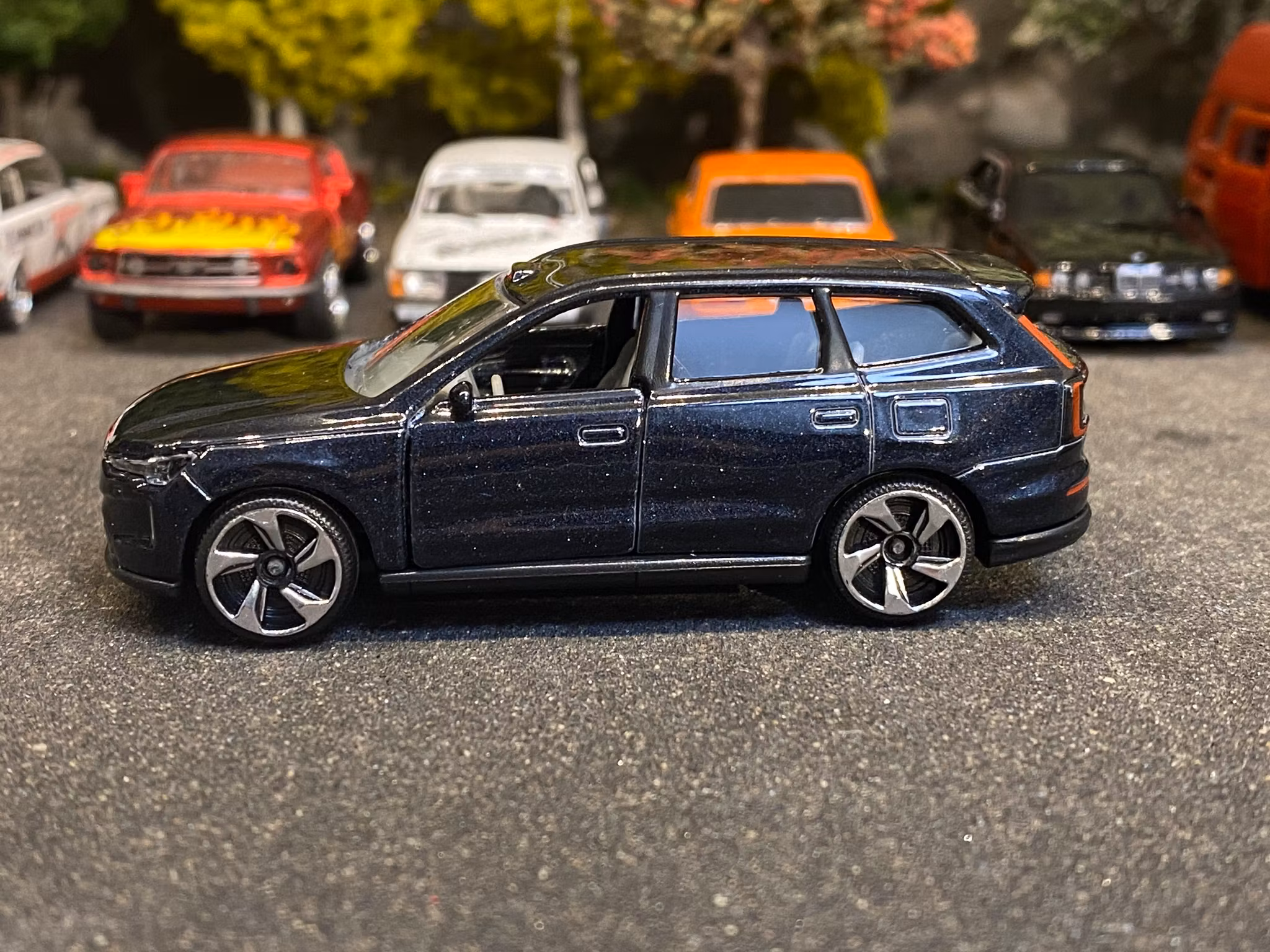 Skala 1/64 Volvo EX90 fr Majorette