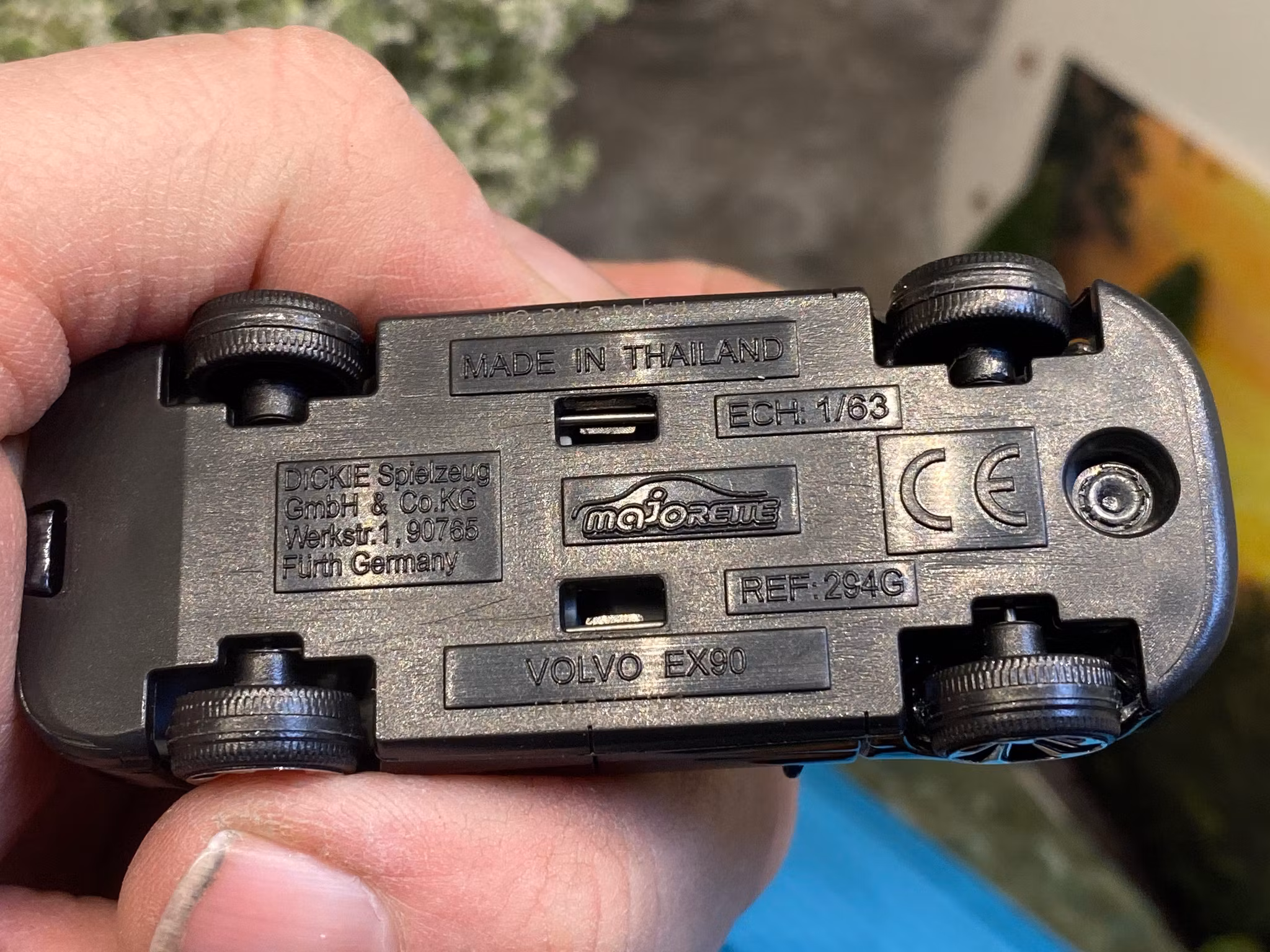 Skala 1/64 Volvo EX90 fr Majorette