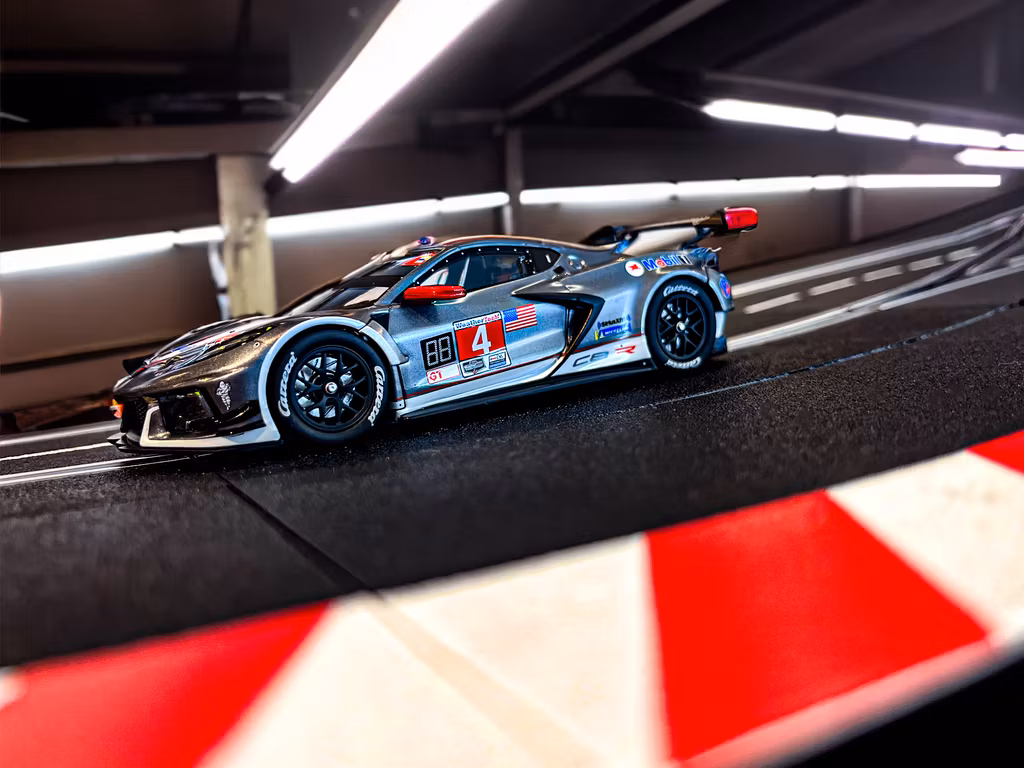 Skala 1/24 Digital/An. slot car fr Carrera: Chevrolet Corvette C8.R "No.4"