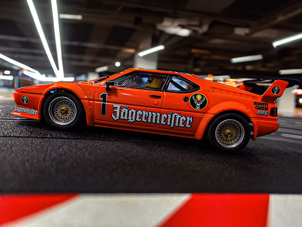 Skala 1/32 Digital Slot Car fr Carrera: BMW M1 Procar "Jägermeister Racing Team, No.1"