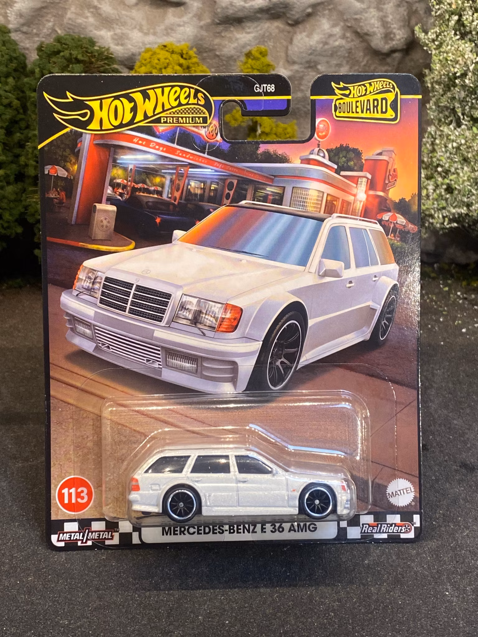Skala 1/64 Hot Wheels Premium, Boulevard: Mercedes-Benz E 36 AMG