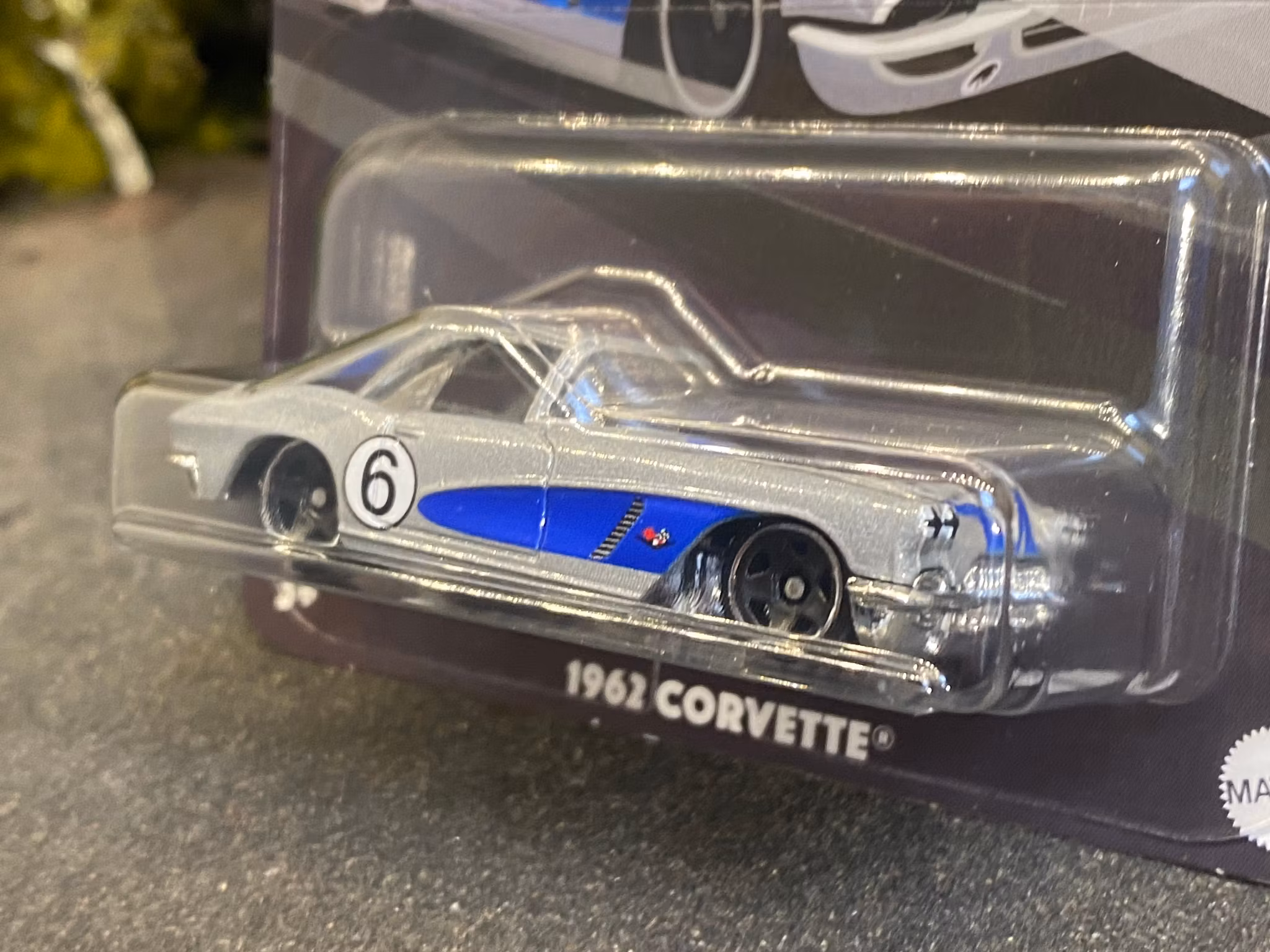 Skala 1/64 Hot Wheels - Vintage Racing Club: 1962 Corvette Silver/blue