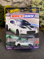 Skala 1/64 Hot Wheels Premium, Car culture Race Day: 2018 Bentley Continental GT3