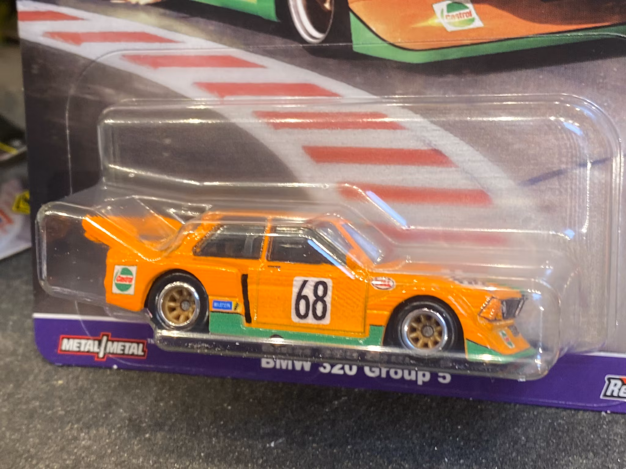 Skala 1/64 Hot Wheels Premium, Car Culture Race Day: BMW 320 Group 5