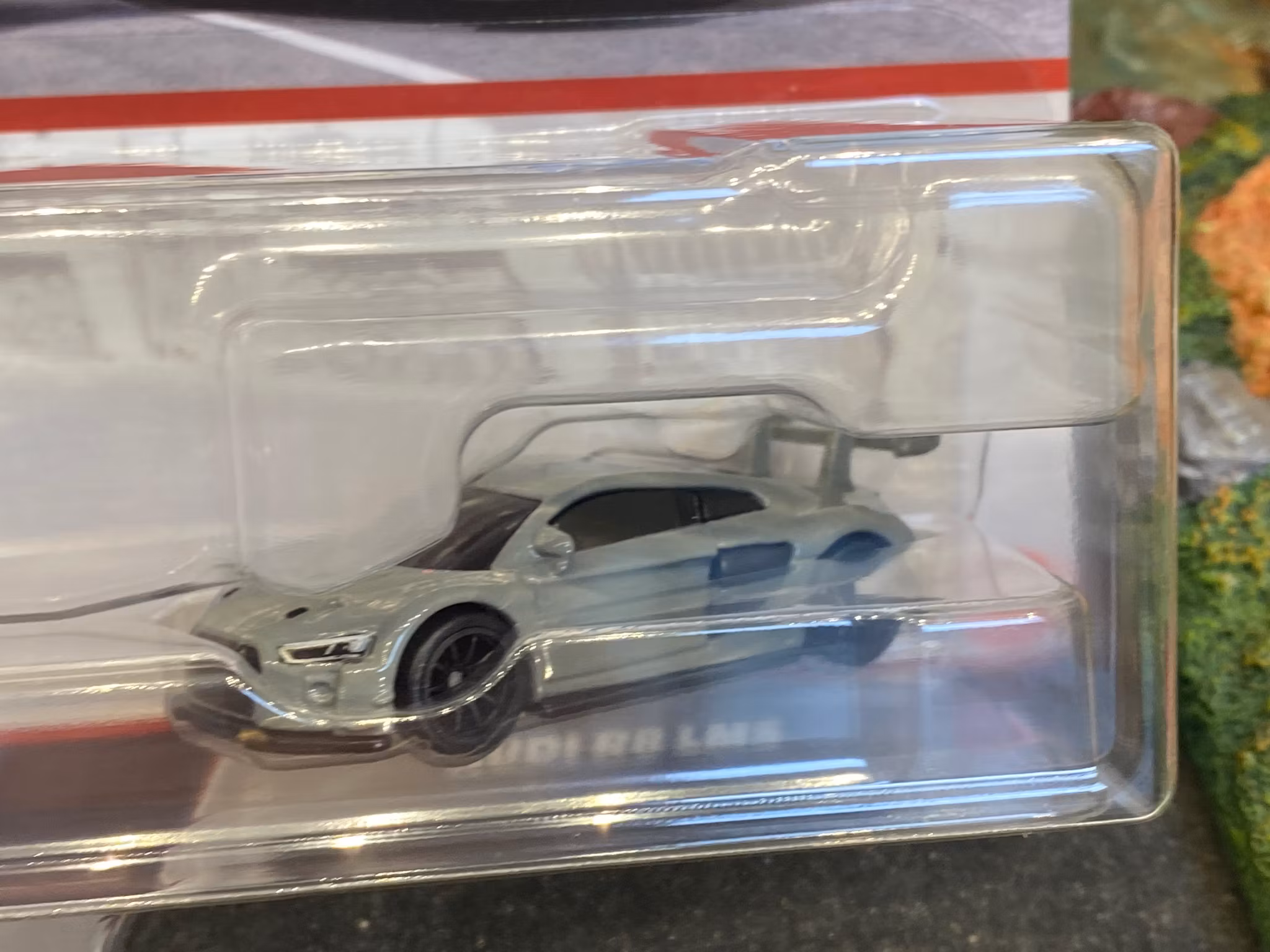 Skala 1/64 Hot Wheels Premium 2-pack: Audi S4 Quattro & Audi R8 LMS
