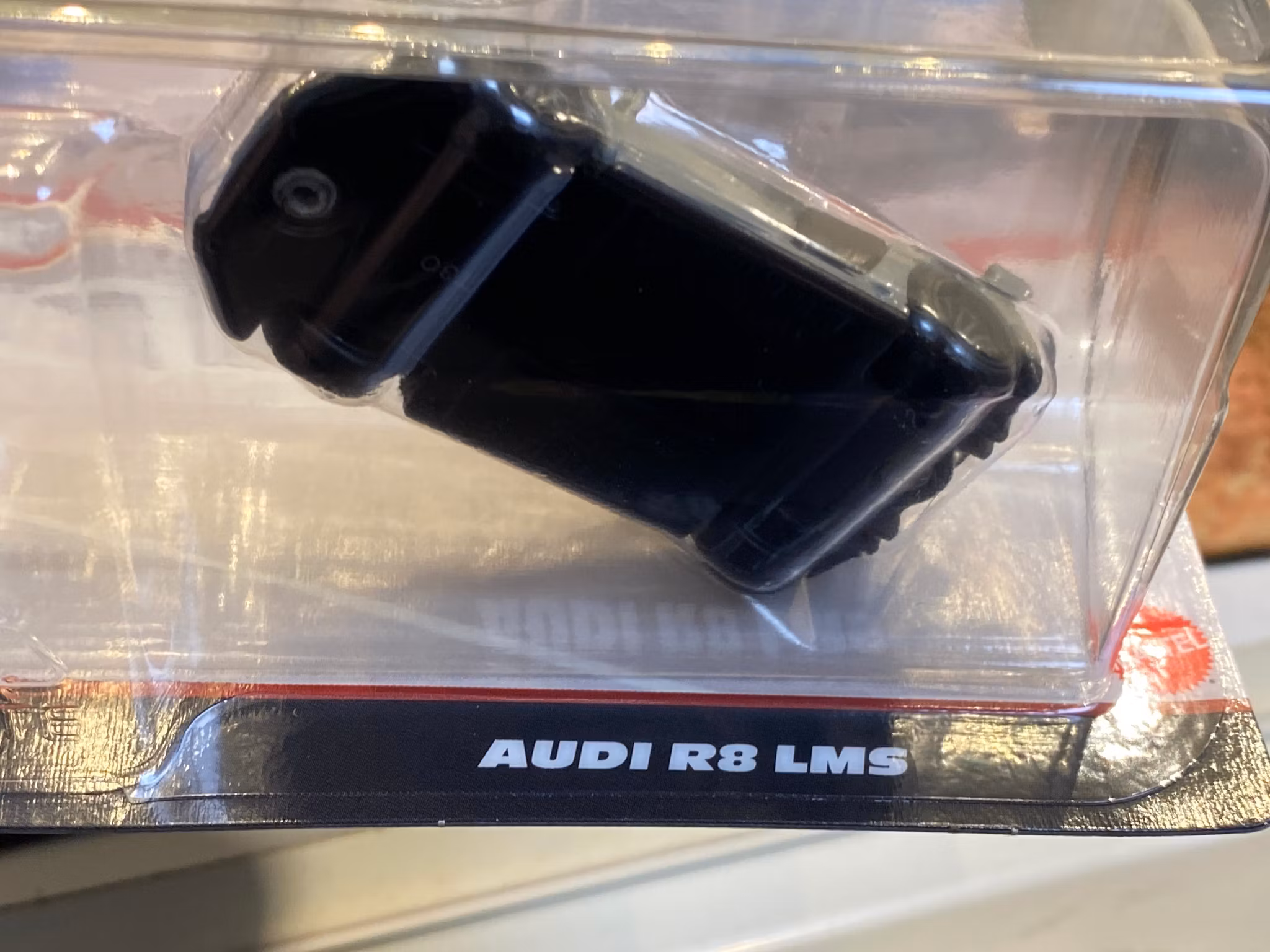 Skala 1/64 Hot Wheels Premium 2-pack: Audi S4 Quattro & Audi R8 LMS