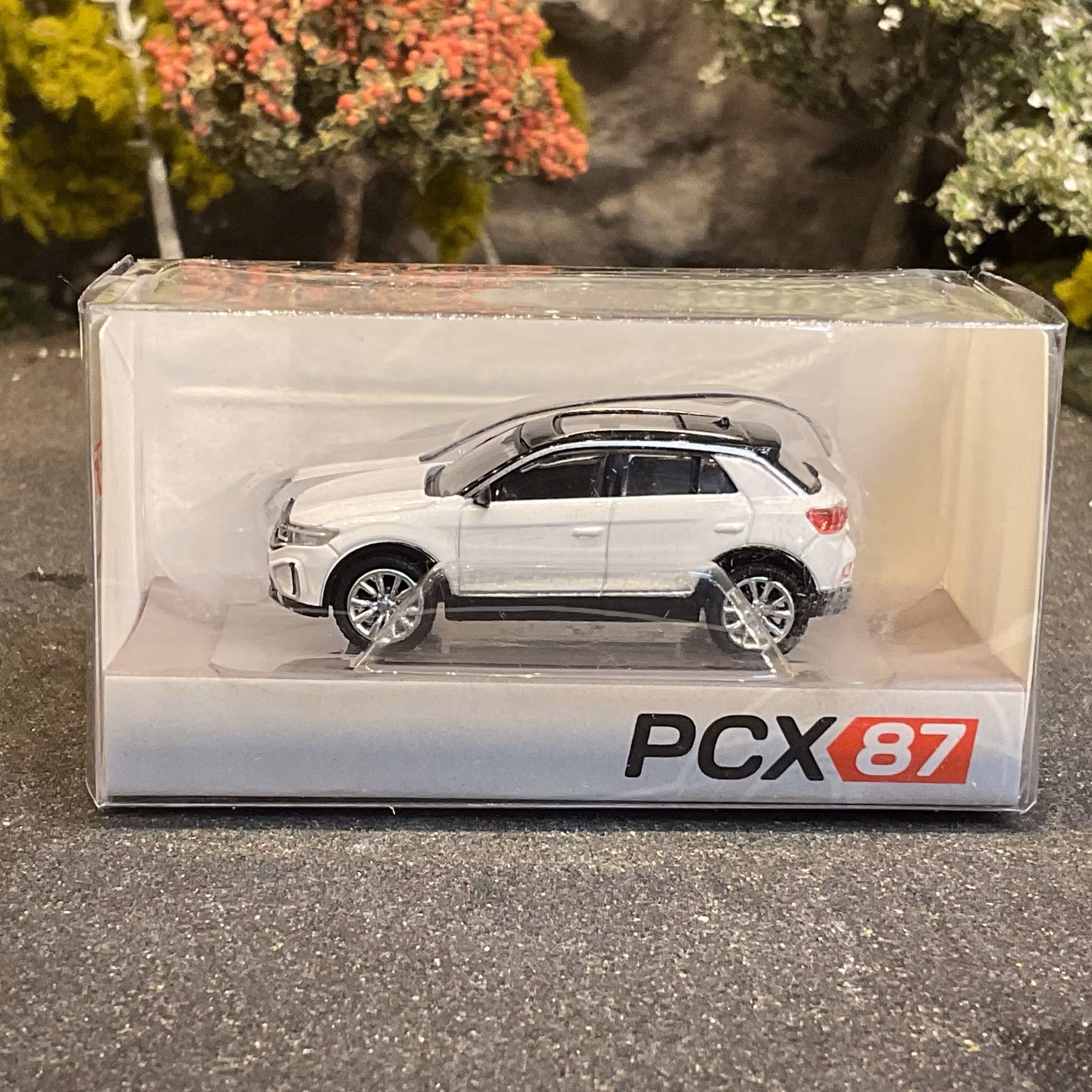 Skala 1/87 - Volkswagen T-Roc, White fr PCX87