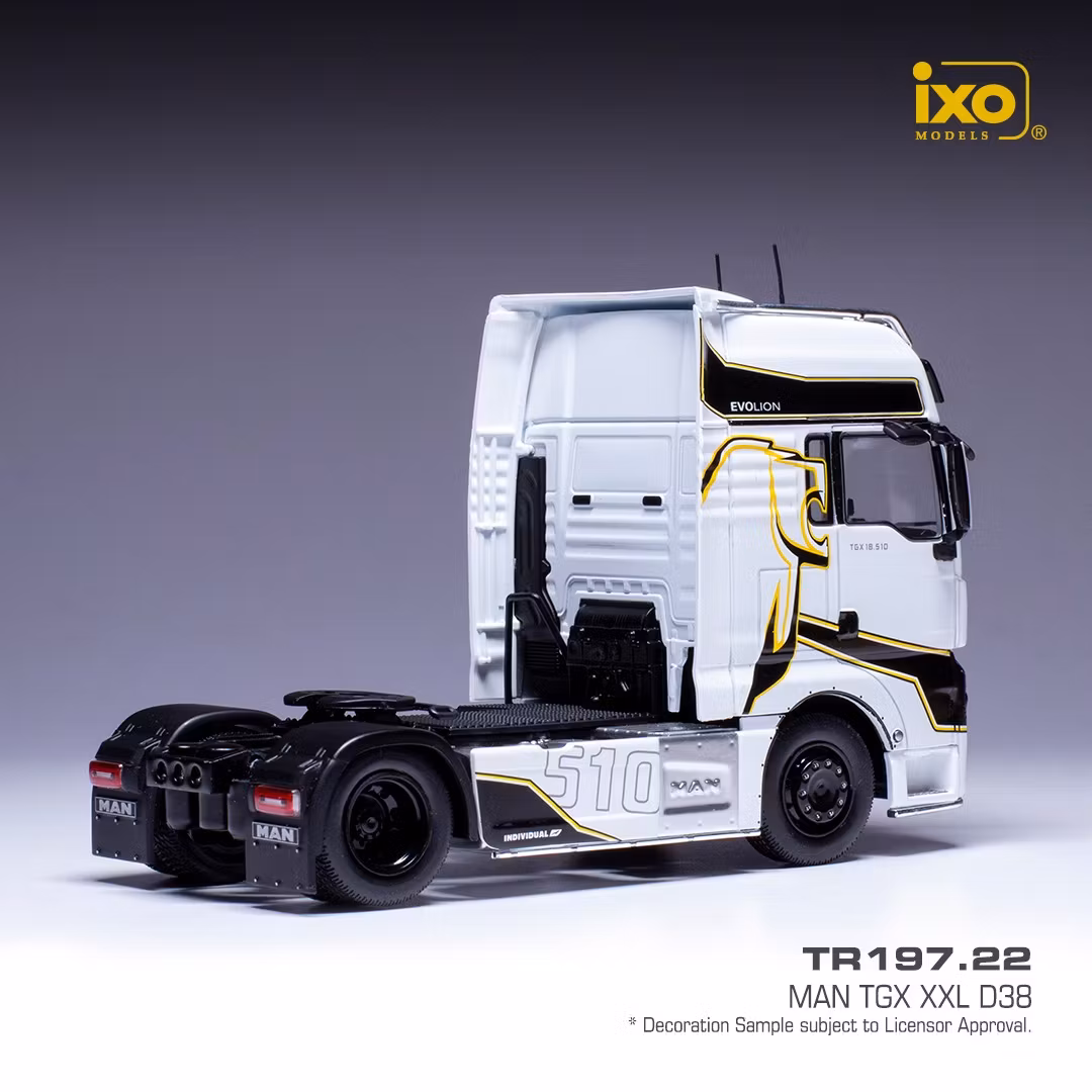 Skala 1/43 MAN TGX XXL D38, White fr IXO Models (TR197.22)