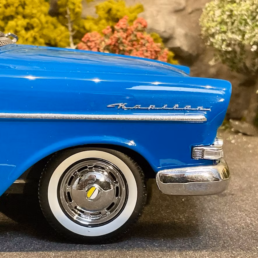 Skala 1/18 Opel kapitän 1958, blue/white fr BoS Best on Show