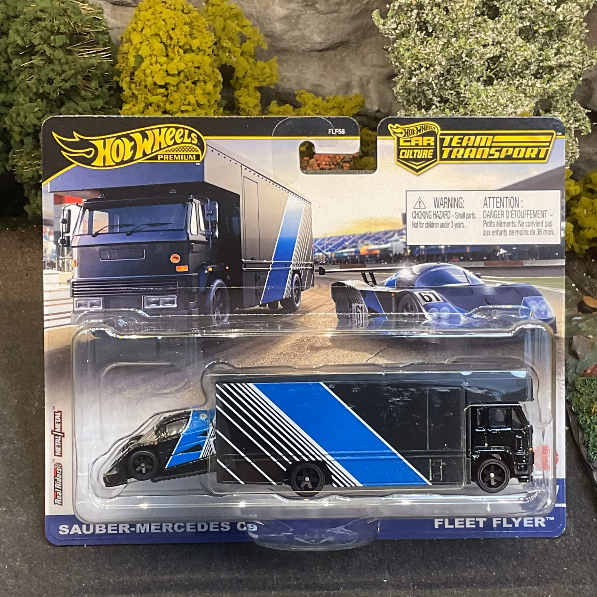 Skala 1/64 Hot Wheels PREMIUM Team Transport: Sauber-Mercedes C9 & Fleet Flyer
